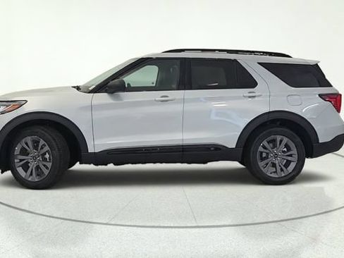 New 2026 Ford Explorer Active w/ Active Comfort Package AWD/4WD image 2