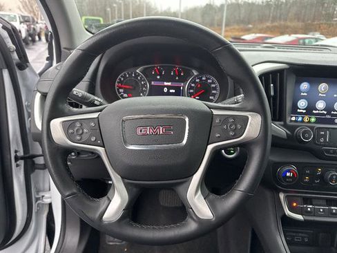 Used 2023 GMC Terrain SLT image 13