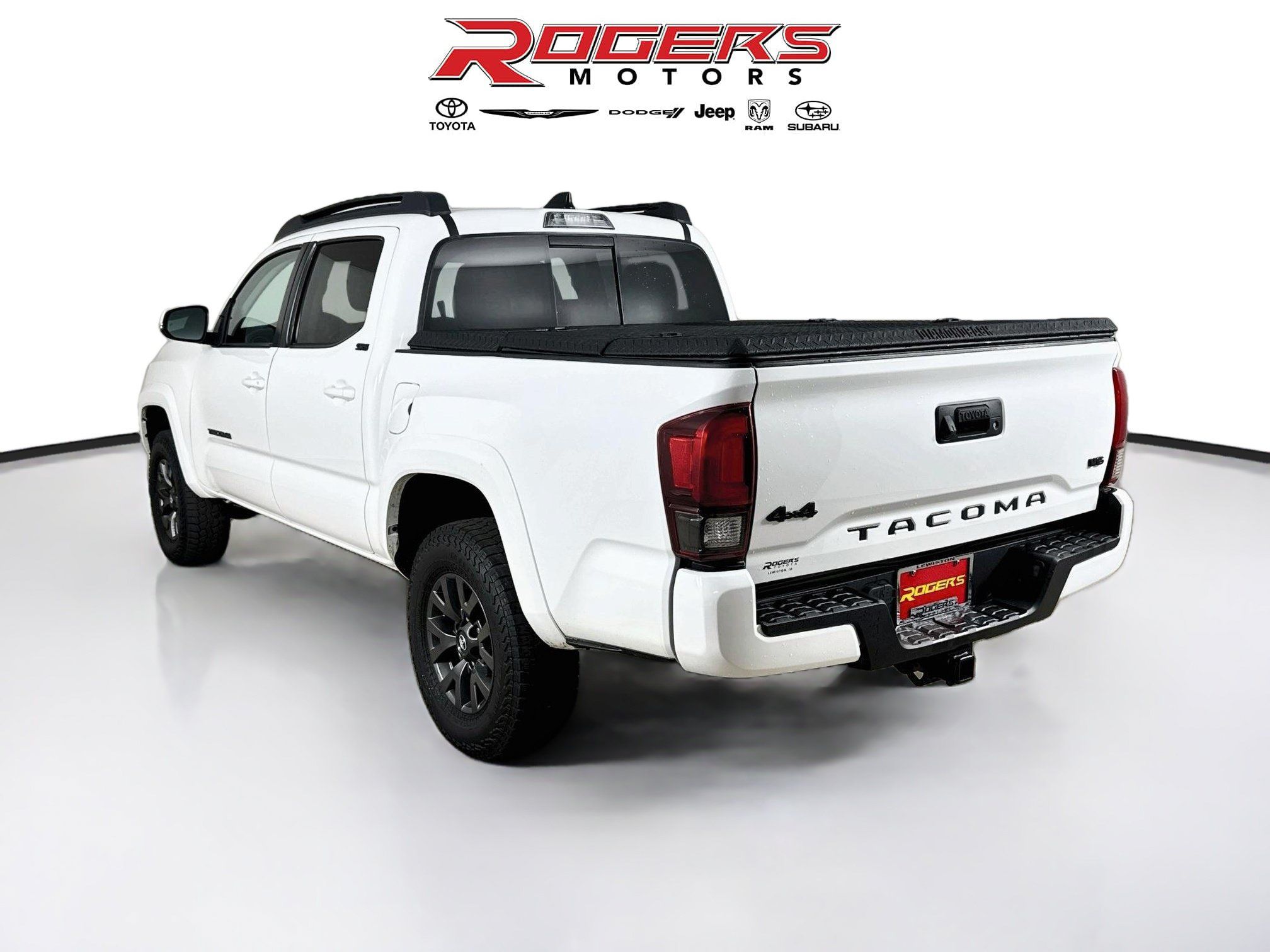 Used 2023 Toyota Tacoma SR5 w/ Technology Package AWD/4WD image 11