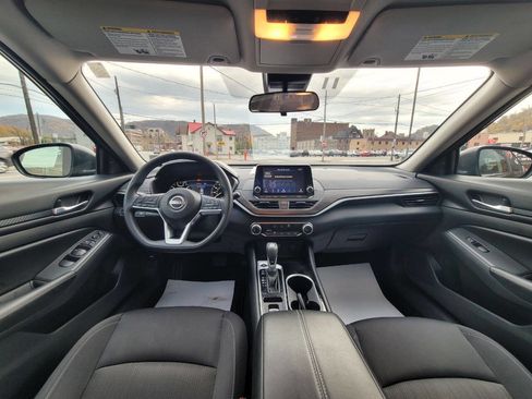 Used 2024 Nissan Altima 2.5 SV image 21