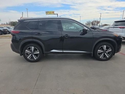 Used 2023 Nissan Rogue SL w/ SL Premium Package image 2