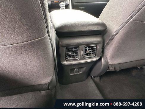 Used 2022 Toyota RAV4 LE AWD/4WD image 11