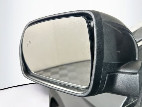 Used 2024 Ford Edge SEL image 16