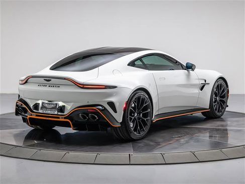 Used 2025 Aston Martin V8 Vantage Coupe image 11