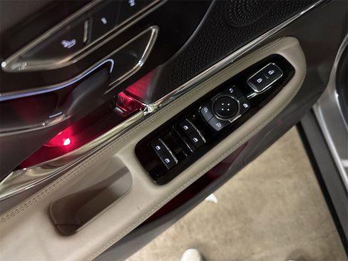 Certified 2023 Lincoln Corsair Standard w/ Equipment Group 101A image 15