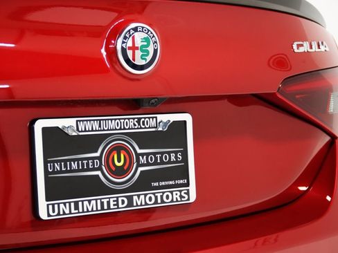 Used 2018 Alfa Romeo Giulia Quadrifoglio w/ Driver Assist Dynamic Package image 13