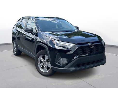 Used 2025 Toyota RAV4 LE AWD/4WD image 4