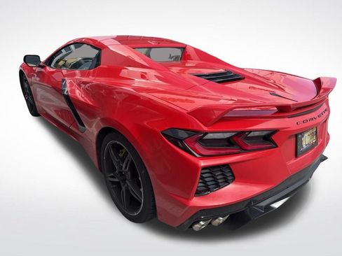 Used 2021 Chevrolet Corvette Stingray Premium Conv w/ Z51 Performance Package RWD image 3