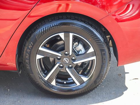 Used 2024 Nissan Sentra SV FWD image 11