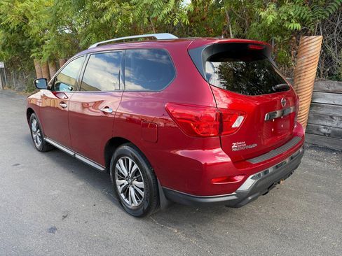 Used 2018 Nissan Pathfinder S image 7