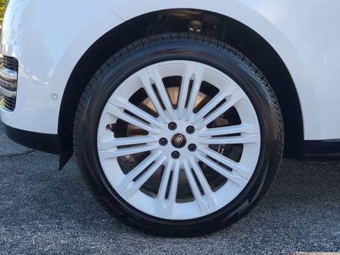 Certified 2023 Land Rover Range Rover Long Wheelbase Autobiography image 13