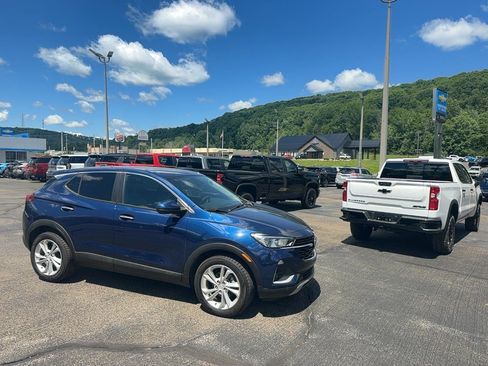 Used 2023 Buick Encore GX Preferred w/ Cold Weather Comfort Package FWD image 1