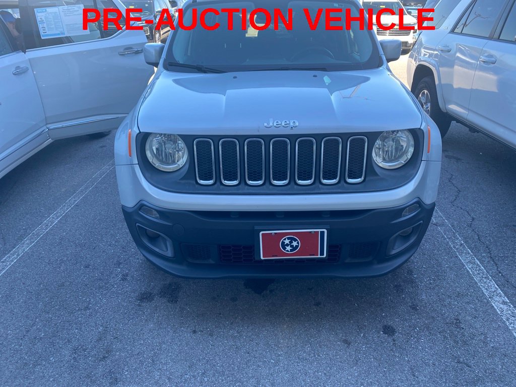 Used 2016 Jeep Renegade Latitude AWD/4WD image 3