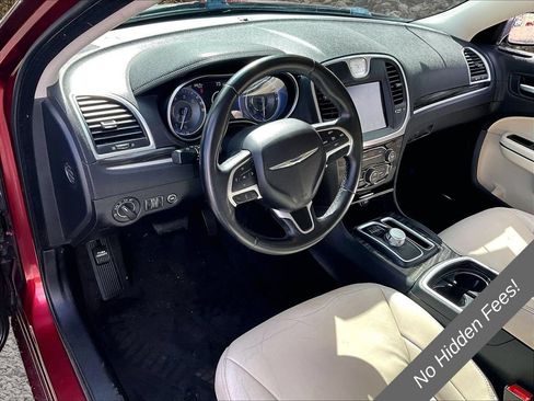 Used 2015 Chrysler 300 Limited RWD image 11