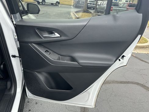 New 2026 Chevrolet Equinox LT image 17