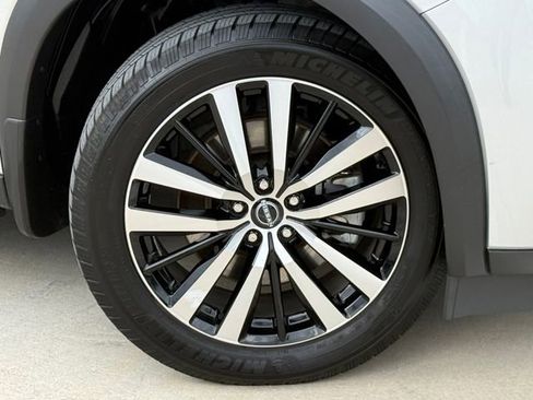 Used 2023 Nissan Pathfinder Platinum w/ Lighting Package (N93) FWD image 2