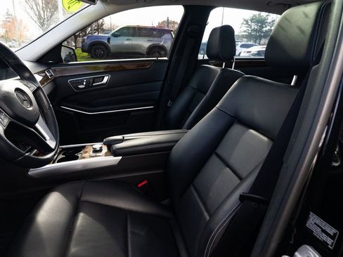 Used 2014 Mercedes-Benz E 250 BlueTEC Sedan w/ Premium 1 Package image 20