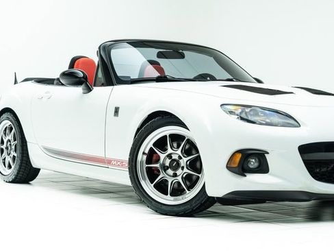 Used 2015 MAZDA MX-5 Miata Club RWD image 3