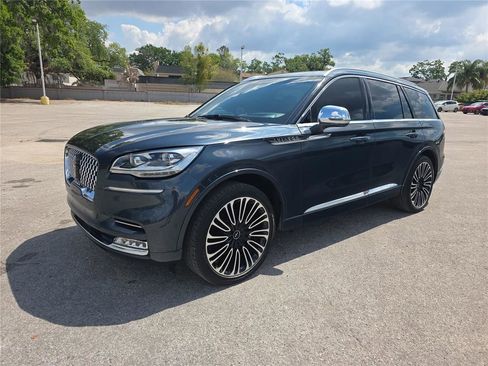 Used 2022 Lincoln Aviator Black Label w/ Class IV Trailer Tow Package image 6