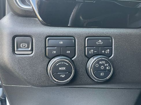 Certified 2024 Chevrolet Silverado 2500 LT w/ Convenience Package image 31