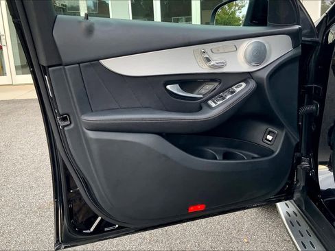 Used 2019 Mercedes-Benz GLC 300 4MATIC image 20
