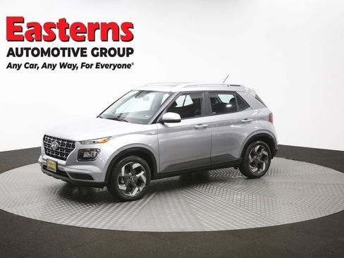 Used 2023 Hyundai Venue SEL image 58