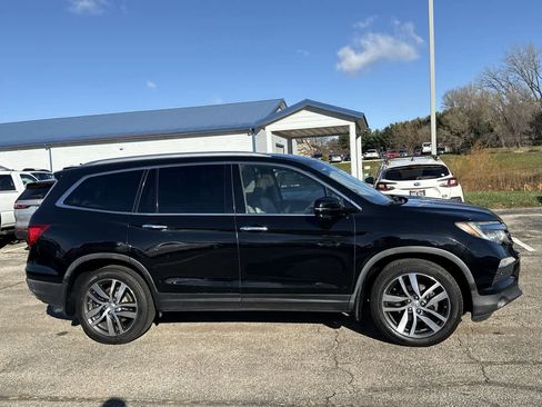 Used 2016 Honda Pilot Touring image 7