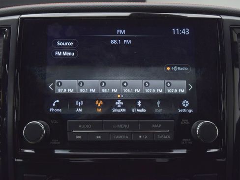 Used 2020 Nissan Titan PRO-4X w/ Pro-4x Convenience Package image 16