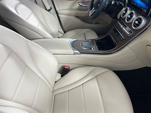 Certified 2022 Mercedes-Benz GLC 300 image 18