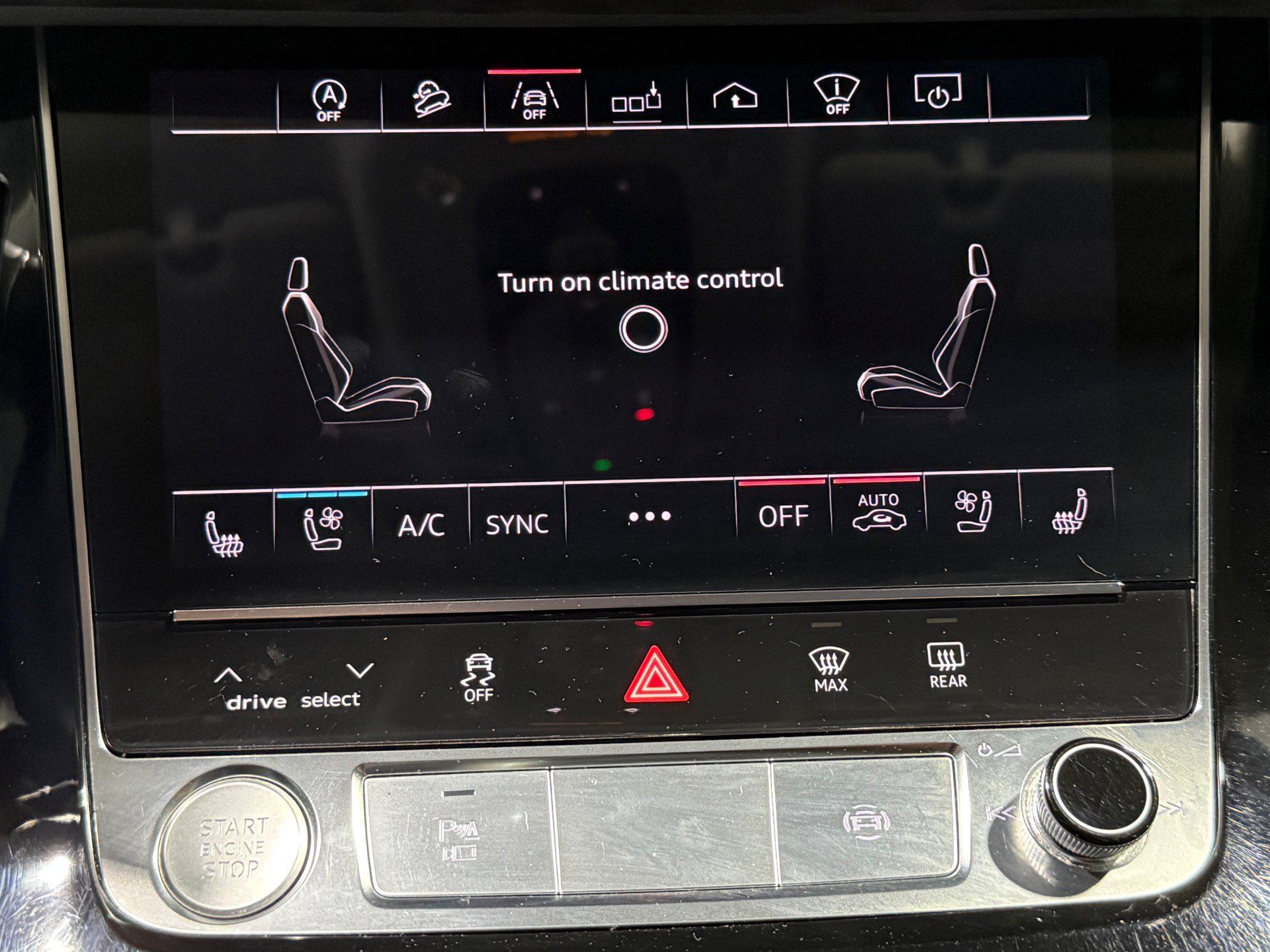 Used 2019 Audi Q8 Prestige w/ Luxury Package AWD/4WD image 45