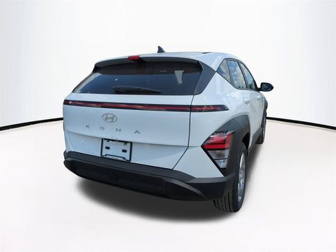 New 2026 Hyundai Kona SE image 5