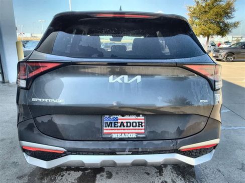 Used 2023 Kia Sportage LX image 6