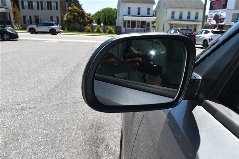 Used 2025 Kia Soul LX w/ LX Technology Package FWD image 8