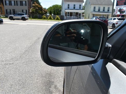 Used 2025 Kia Soul LX w/ LX Technology Package FWD image 8