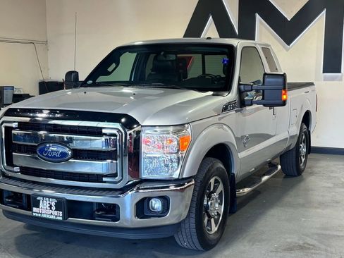 Used 2015 Ford F350 Lariat w/ Lariat Interior Package RWD image 1