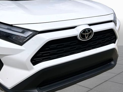Used 2024 Toyota RAV4 XLE FWD image 28