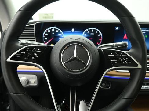 Used 2025 Mercedes-Benz GLE 350 4MATIC image 12