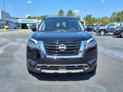 Used 2024 Nissan Pathfinder SL w/ Cargo Package image 2