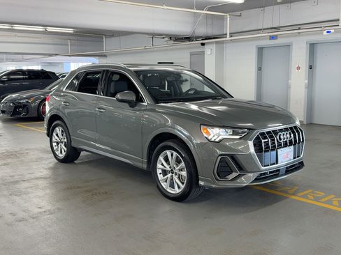 Used 2025 Audi Q3 2.0T Premium w/ Convenience Package image 7
