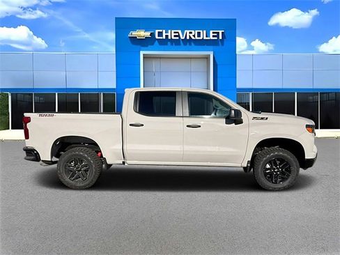 New 2026 Chevrolet Silverado 1500 Custom Trail Boss w/ LPO, Dark Essentials Package image 2