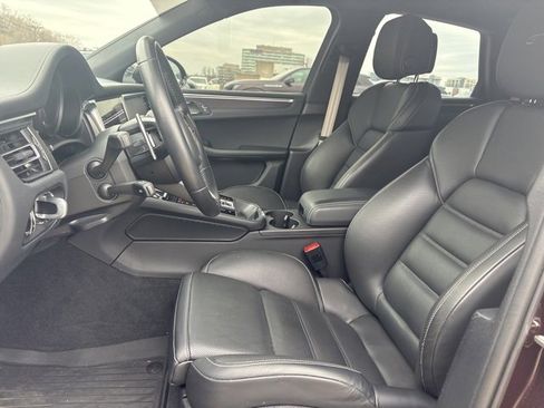 Used 2023 Porsche Macan GTS image 3