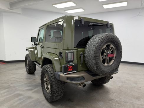 Used 2016 Jeep Wrangler Sahara AWD/4WD image 5