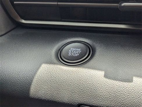 Used 2025 Hyundai Elantra Sport image 25