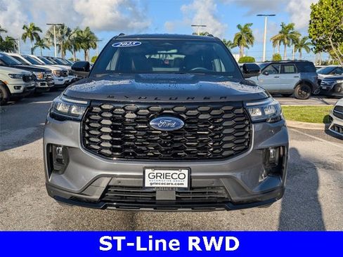 Used 2025 Ford Explorer ST-Line w/ Premium Package image 3