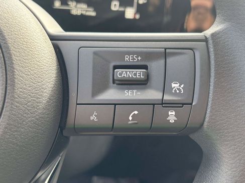 Used 2025 Nissan Kicks SV image 23