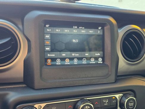 Used 2019 Jeep Wrangler Unlimited Sport S image 19