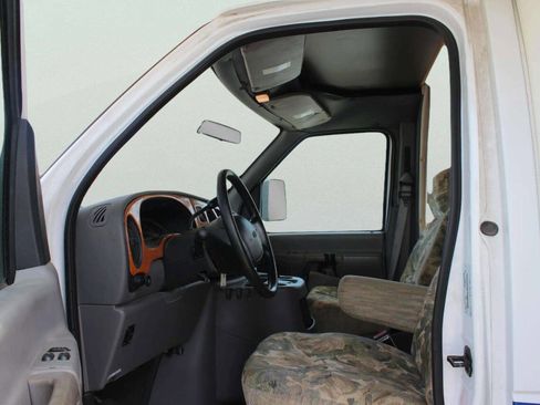 Used 2000 Ford E-350 and Econoline 350 Super Duty RWD image 7