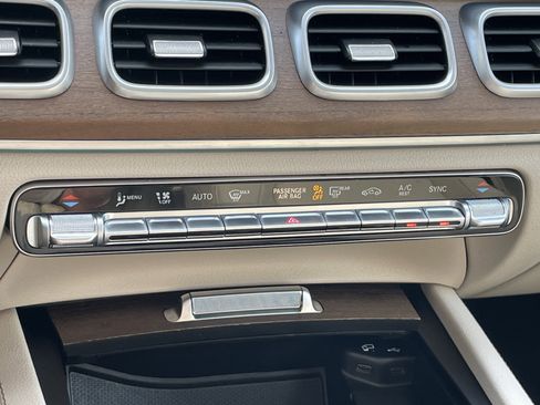 Used 2022 Mercedes-Benz GLS 450 4MATIC image 35