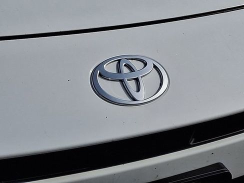 Used 2025 Toyota Camry LE image 10