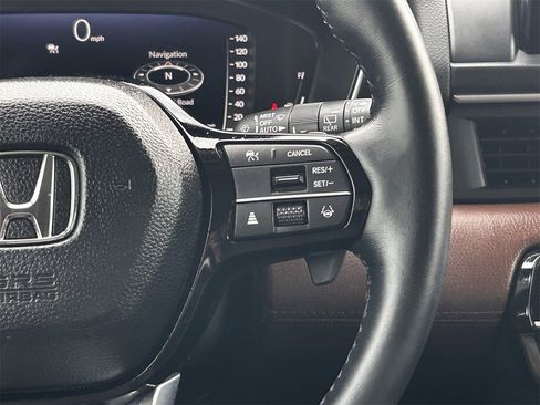 Used 2024 Honda Pilot Elite image 16